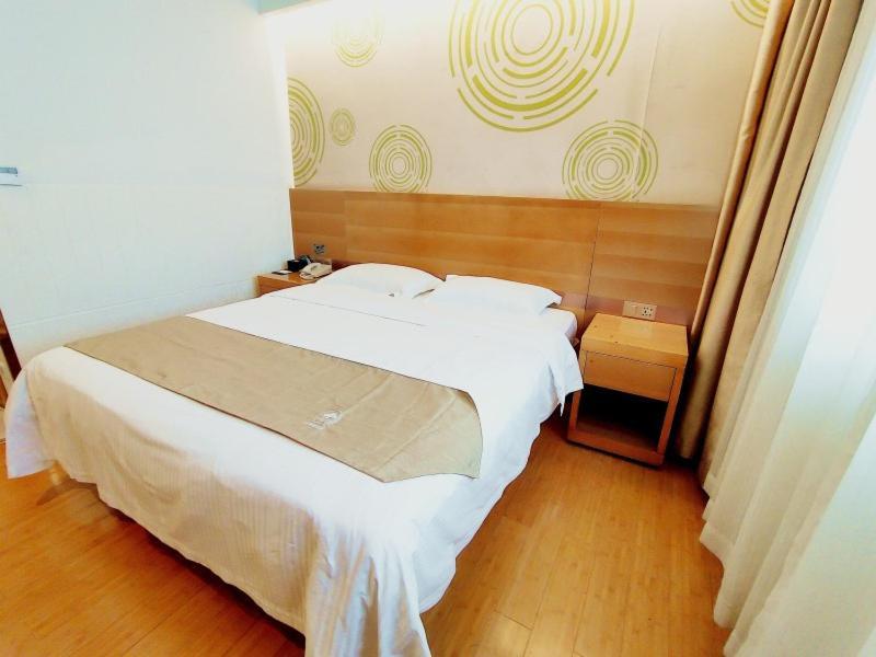 Greentree Inn Jiangxi Fuzhou Gandong Bridge Express Hotel Exteriör bild